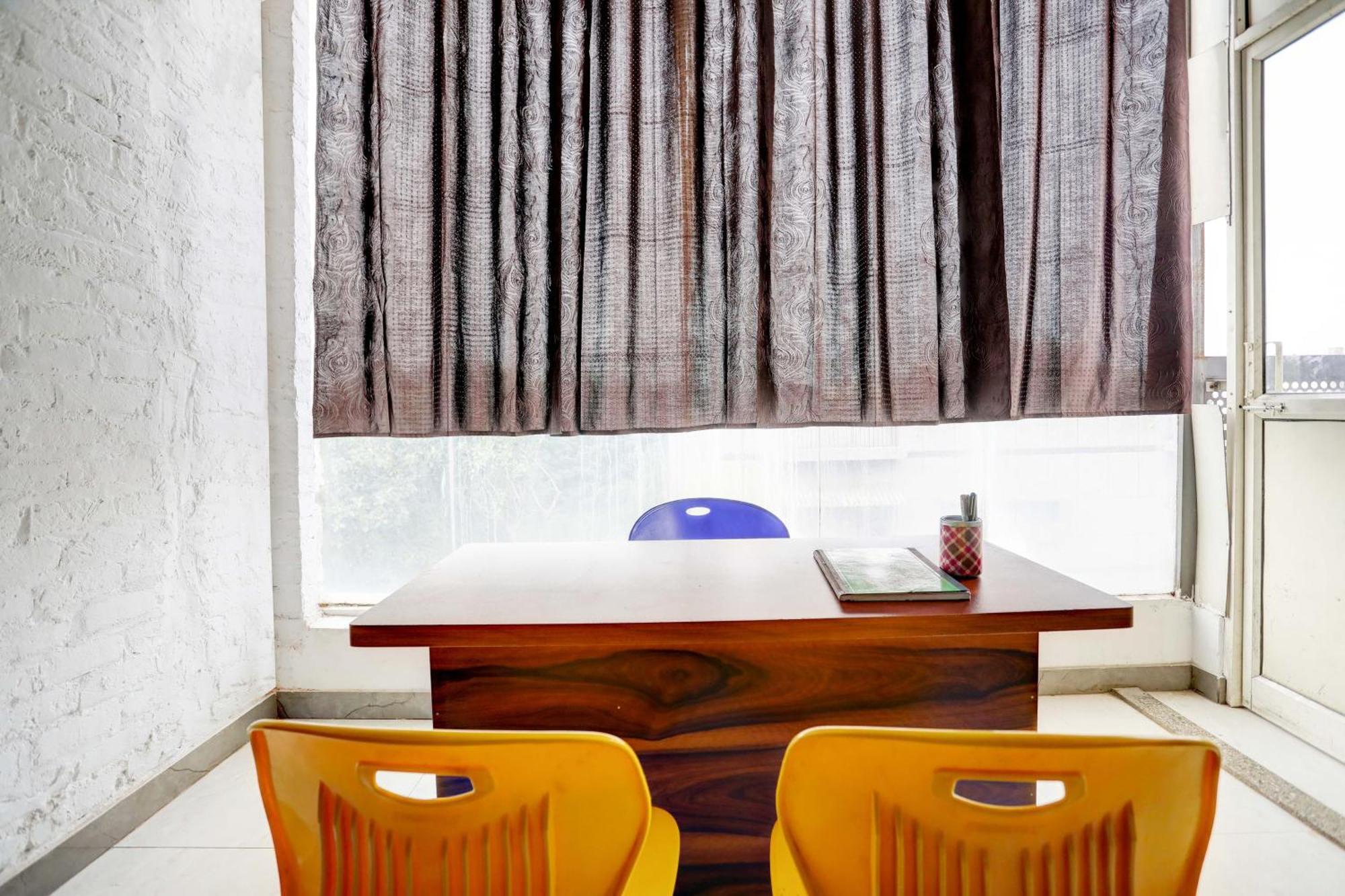 Aashiyana Homes New Delhi Ngoại thất bức ảnh
